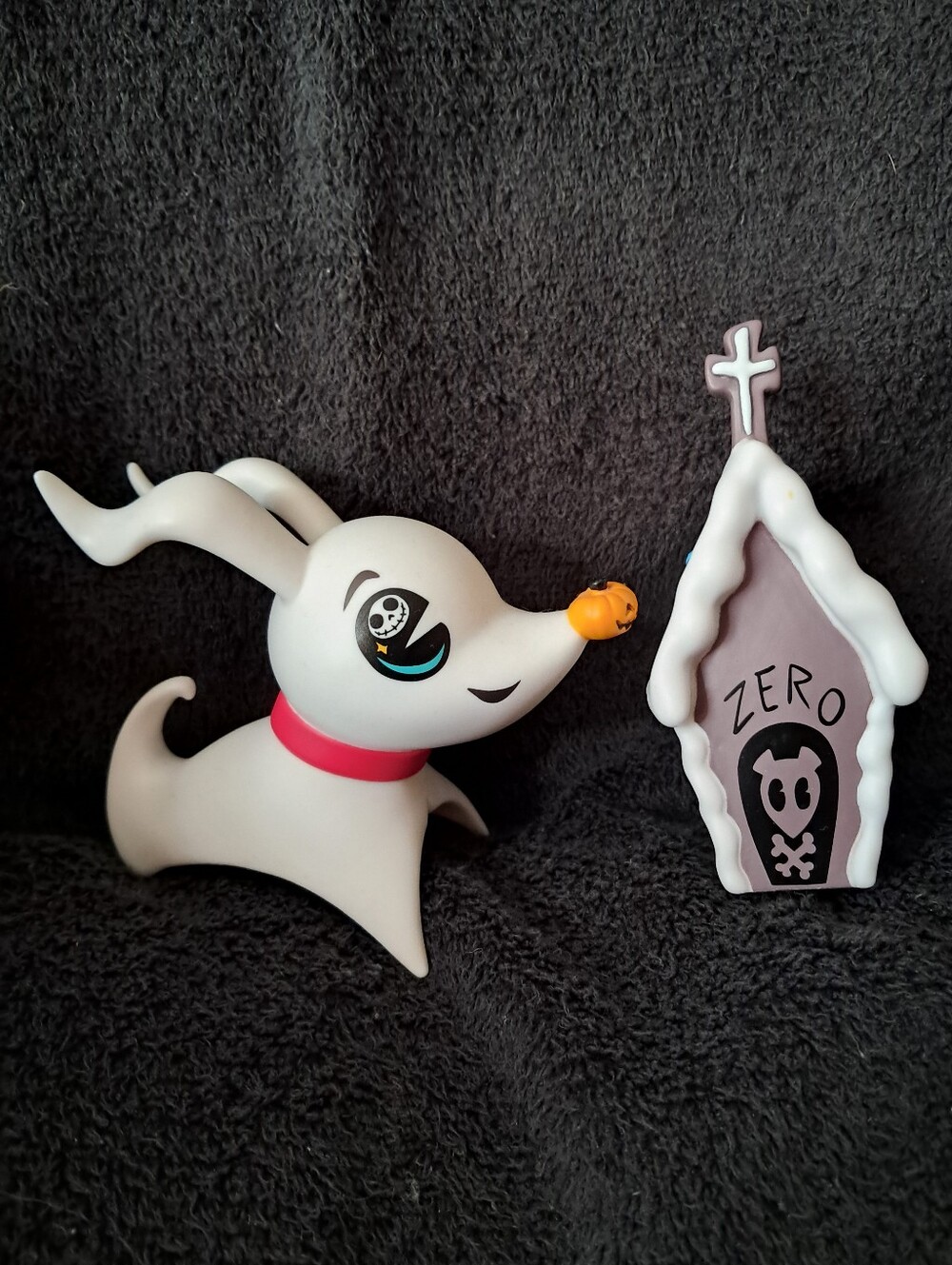 Miss Mindy Zero with Gingerbread Dog House Figure